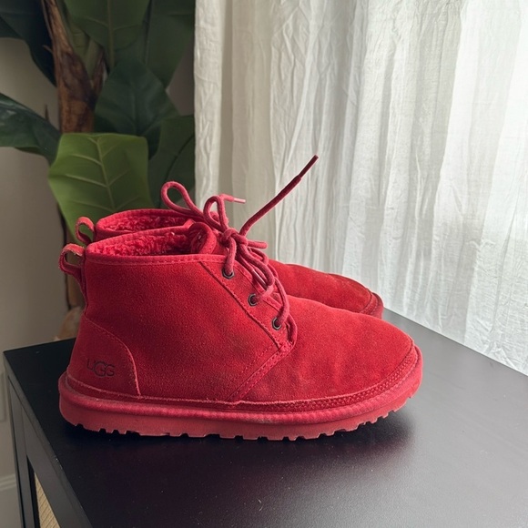 UGG Womens Neumel Boots Samba Red Suede Lace Up Ankle Chukka Shoes Size 8 - Picture 1 of 6